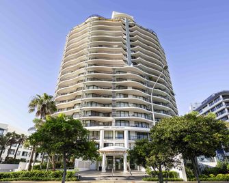 Mantra Coolangatta Beach - Coolangatta - Building