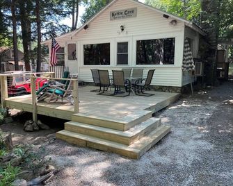 Kettle Cove in Sebago Lake, Maine - Casco - Patio