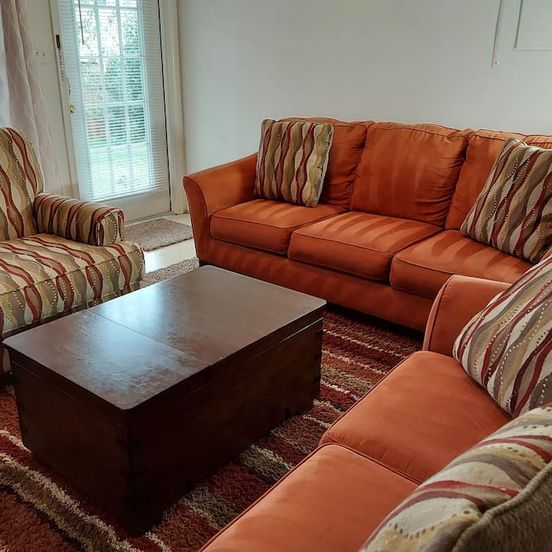 Living room view of 4 Bdr TH Near Historic Downtown Fredericksburg & Quantico Sleeps 8 more