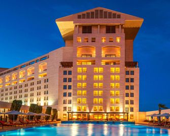 Sheraton Amman Al Nabil Hotel - Ammán - Edificio