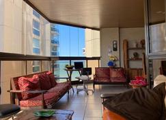 Comfortable beachfront apartment - Vila Velha - Sala de estar