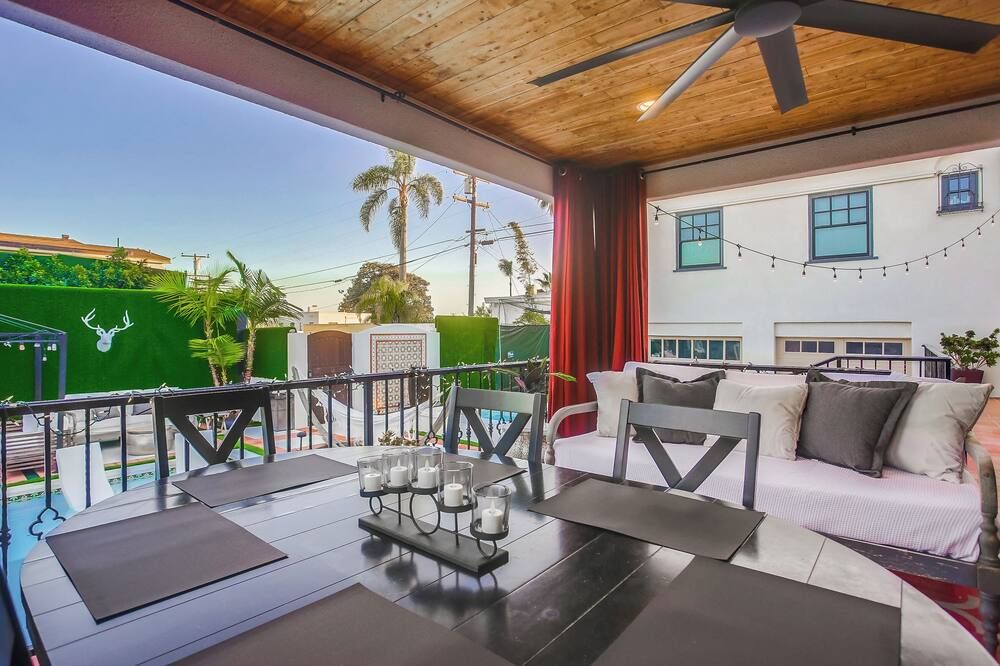 '1 to 16 Guests - Main House + Guest House & Pool' - סן דייגו - מרפסת