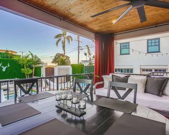 '1 to 16 Guests - Main House + Guest House & Pool' - سان دييغو - شرفة