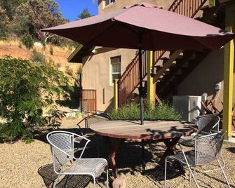 Alkatebellina - New flat, spacious nature retreat - Mariposa - Patio