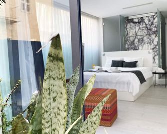 Lokàl Boutique Hotel - Larnaca - Bedroom