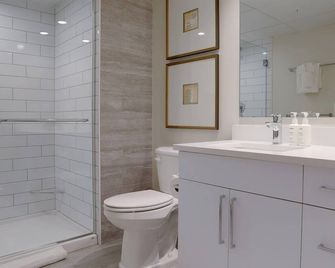 Sojourn Rosslyn Gym Pool Rooftop & Free Parking - Arlington - Bad