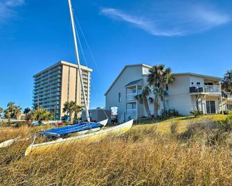 Eco-Bungalow Condo Pensacola Beach Access! - Pensacola Beach - Budynek