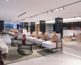 Metro Park View Hotel - סמראנג - לובי