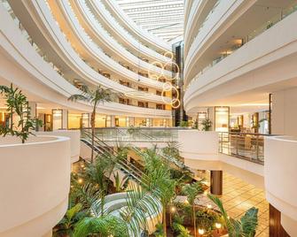 Mediterranean Palace - ארונה - לובי