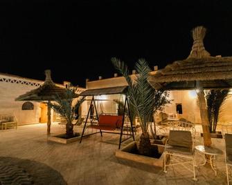 Kasbah Mohayut - Merzouga - Patio