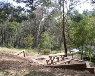 The Ledge Holiday House - Halls Gap - Terasa