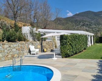 Orchidea - Borghetto di Vara - Piscina