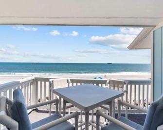 Ocean Breeze - Stunning Views - Oceanfront - 3rd floor - You deserve a beach vacation! condo - Carolina Beach - Balcony