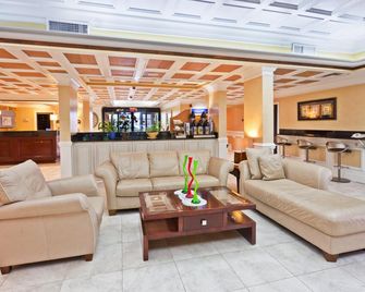 Holiday Inn Express Ringgold (Chattanooga Area) By IHG - Ringgold - Lobby