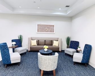 Holiday Inn Express & Suites Houston East - Baytown By IHG - Baytown - Lounge