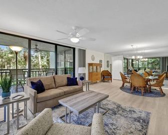 Wild Pines at Bonita Bay #205 - Боніта-Спрінгс - Вітальня