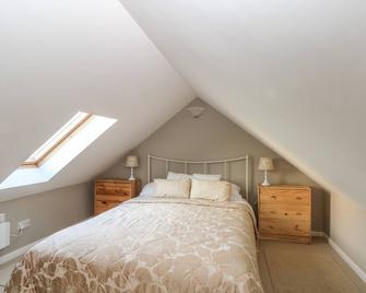 Charlottes Cottage - Bamford - Bedroom