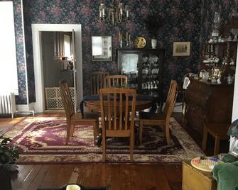 Riffles and Runs B & B - Bellefonte - Comedor