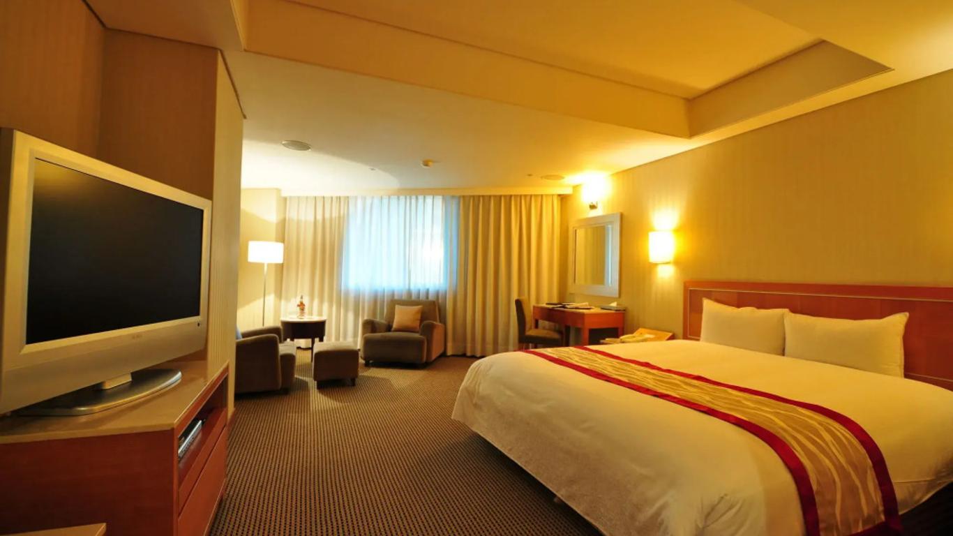 Forward Hotel