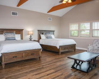 4-bedroom house with pool steps from the dock! - Everglades - Schlafzimmer