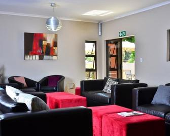 Ruby Stone Boutique Hotel - Polokwane - Living room