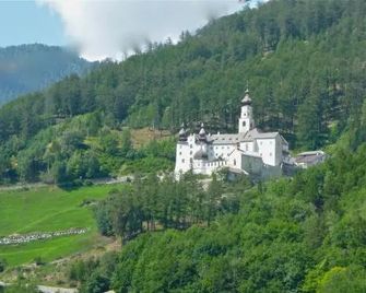 Hotel Laerchenhain - St. Valentin auf der Haide