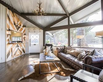 Oceanpoint Ranch - Cambria - Living room