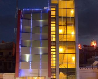 Hotel Metro - Kumbakonam - Gebäude
