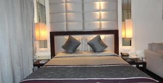Hotel Western court Chandigarh - Chandigarh - Bedroom