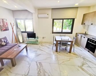 Mimi's Sunny Beach Apartment - Larnaca