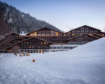 Huus Gstaad - Saanen - Будівля