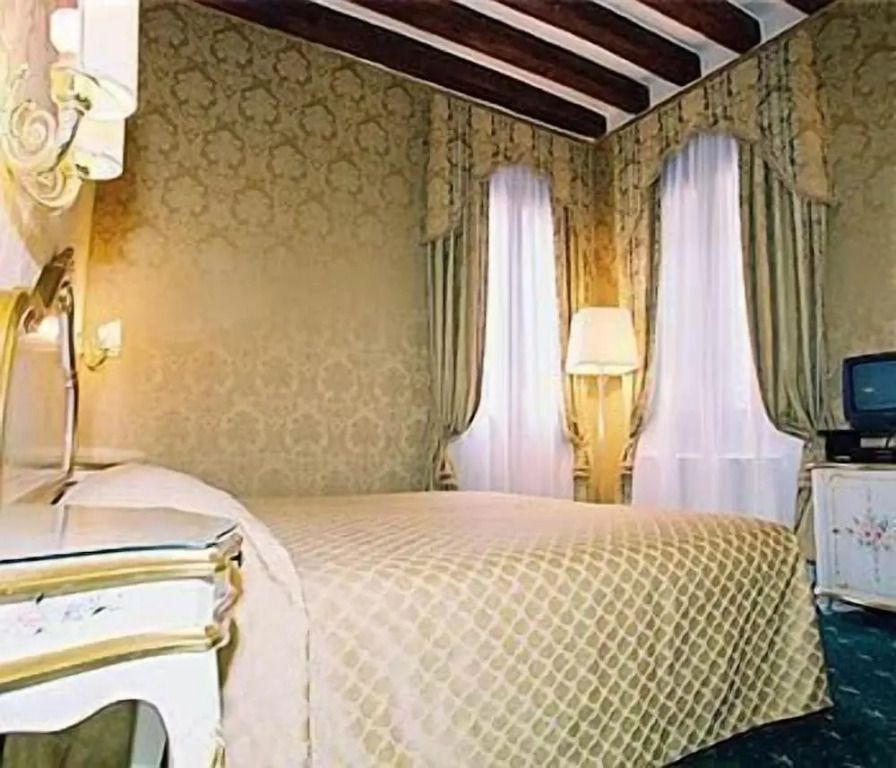 لوكانده كورير