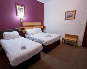 Banks Hotel - Ilford - Bedroom