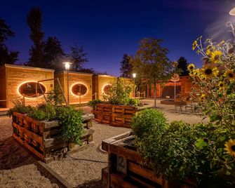 Zur Post Kümmersbruck Hotel & Tiny Houses - Kümmersbruck - Outdoors view