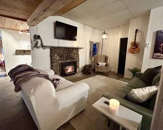 Le Relais 217 - St-Raymond - Sala de estar