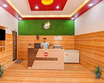 Hotel O The Royal Plaza - Bulandshahr - Front desk