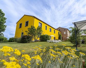 The Elm of Casigliano, apartment Nespolo 4 places - Cessapalombo - Edificio