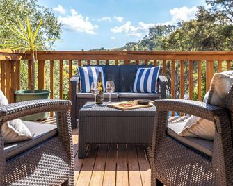 Bay Breeze Retreat - Isla Waiheke - Balcón