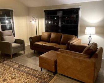 Cozy 2 Bedroom In Avon Ny - Avon - Soggiorno