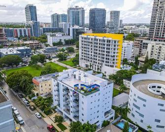 Subtle 2 Bed in Edgewater near Downtown With Free Parking - Miami - Building