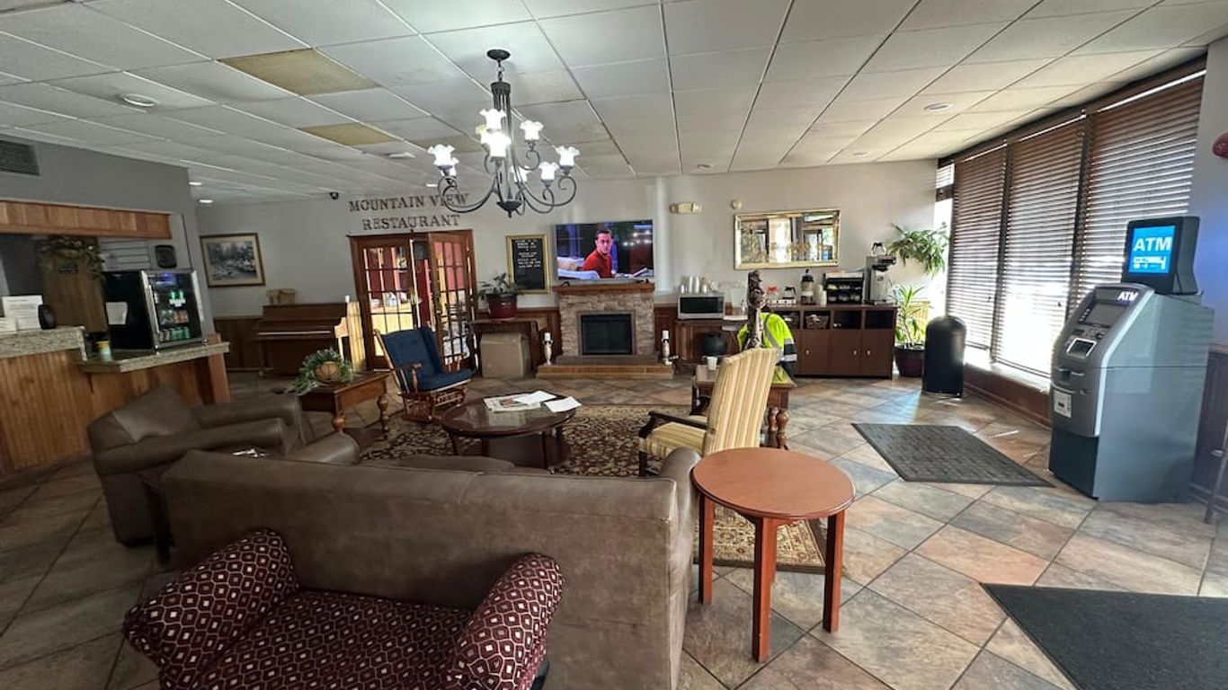 Hotel Red Rose by Townhouse Covington I-64