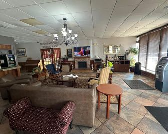 Hotel Red Rose by Townhouse Covington I-64 - Covington - Lobby