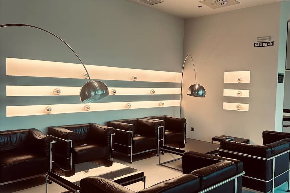 هوليداي إن إكسبرس ام ب لون اب باي آيتش جي - بنبلونة - ردهة