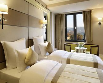 Ambassadori Hotel Tbilisi - Tbilisi