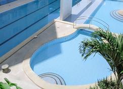 Penthouse with Home Office and Parking - Muntinlupa - Piscina