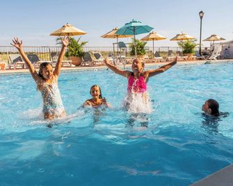 Reges Oceanfront Resort - Wildwood Crest