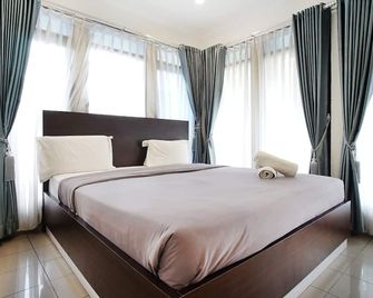 Ruma Dago - Bandung - Schlafzimmer