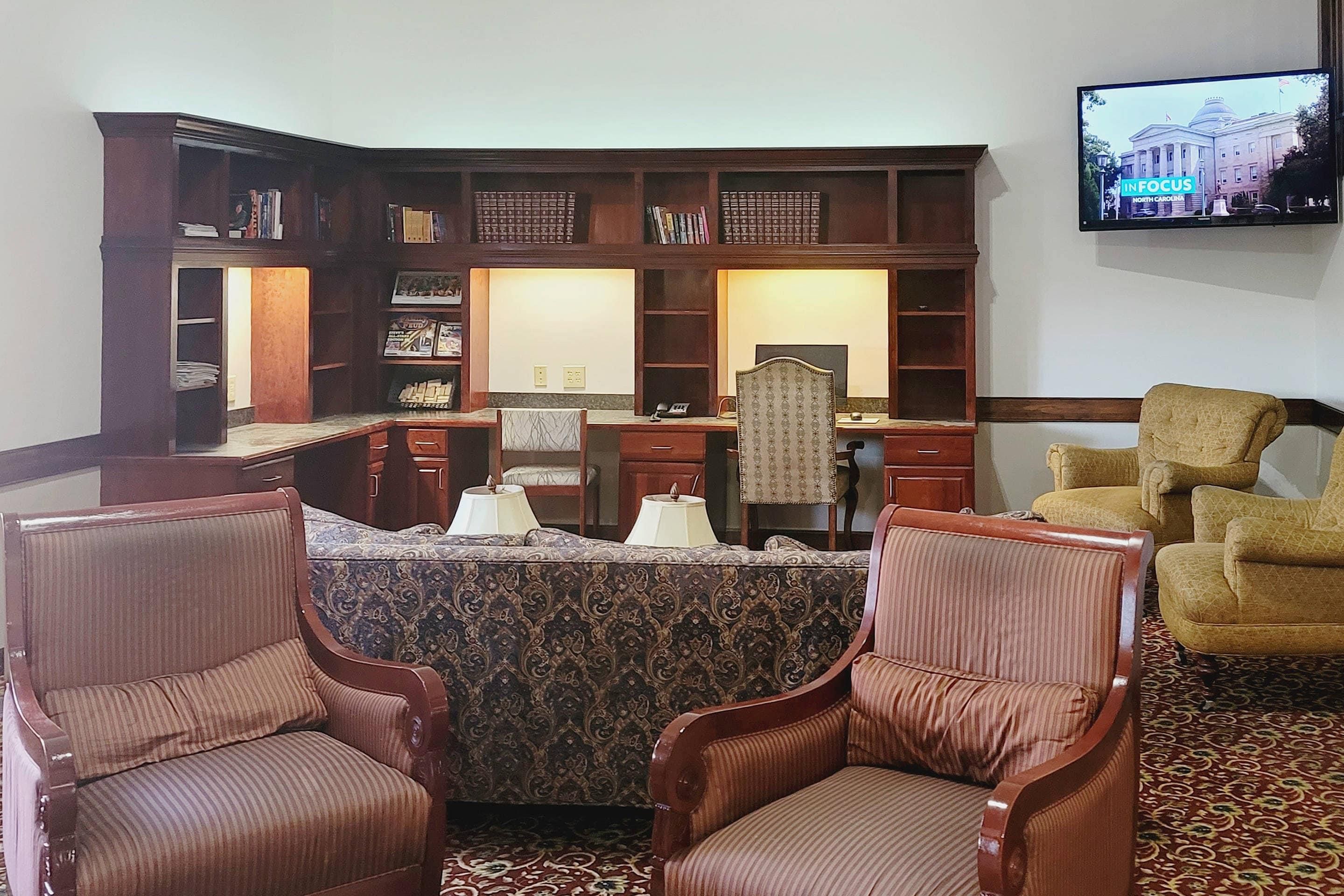 University Inn - Boiling Springs - Лаунж