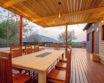 Royale Marlothi Safari Lodge - Marloth Park - Patio
