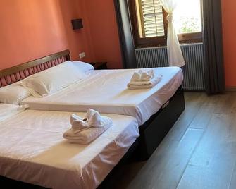Mega Darnius - Darnius - Bedroom